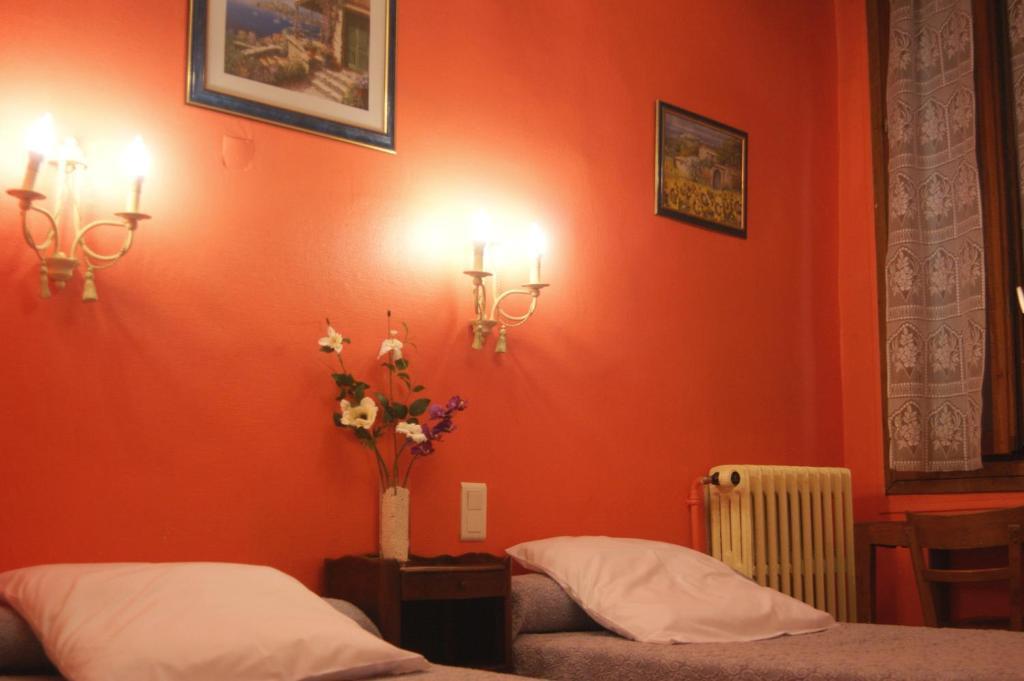 Hotel Innova Cardabella Avignon Room photo