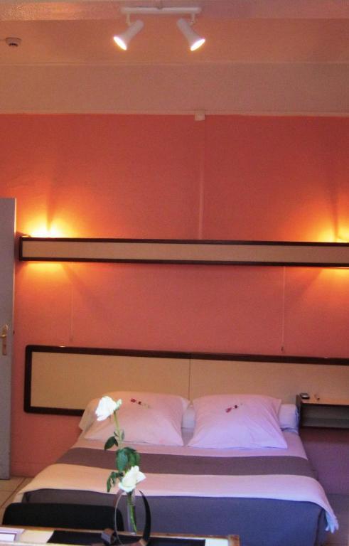 Hotel Innova Cardabella Avignon Room photo